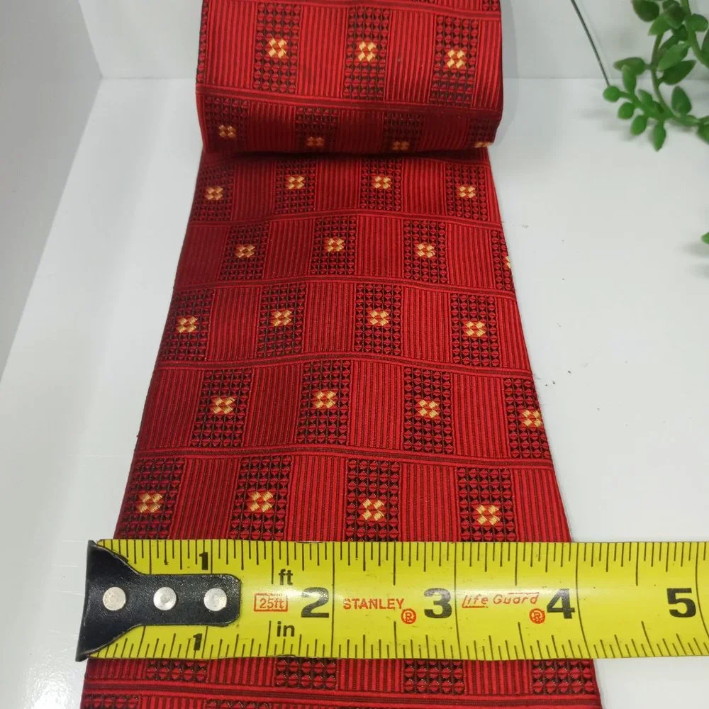 Robert Tolbott B.O.C. Guffey's 100% Silk Tie